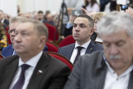 В.И.Кашин провел парламентские слушания на тему: «Развитие кадрового потенциала агропромышленного комплекса: законодательные основы, роль государства и бизнеса»