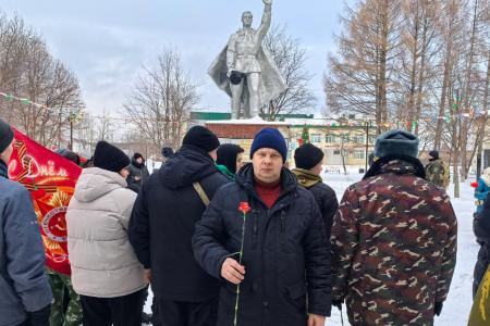 Коммунисты Тюмени приняли участие в  марш-броске, который был посвящен окончанию контрнаступления советских войск под Москвой