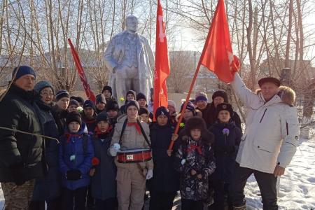 Коммунисты Бурятии почтили память Владимира Ильича Ленина
