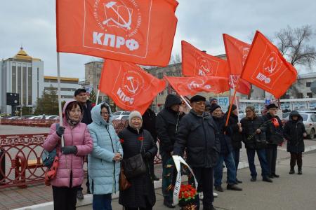 Коммунисты Калмыкии отметили День Памяти Ленина