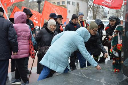 Коммунисты Калмыкии отметили День Памяти Ленина