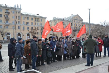 Астраханские коммунисты почтили память В.И. Ленина