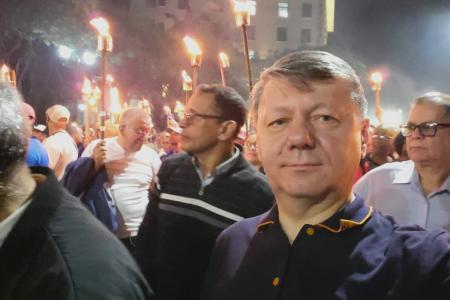 Дмитрий Новиков, находясь с рабочей поездкой на Кубе, побывал на демонстрации в честь Хосе Марти