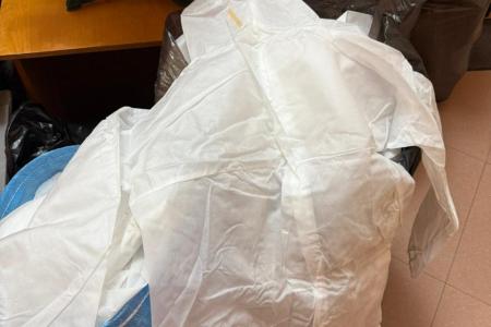 Крымские депутаты помогают в борьбе с разливом мазута