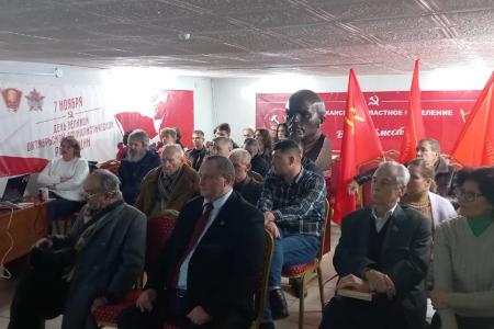 Астраханские коммунисты почтили память В.И. Ленина