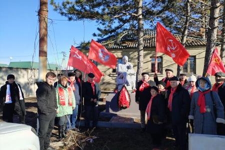 Карачаево-Черкесская Республика. КПРФ открыла в Черкесске отреставрированный памятник Ленину