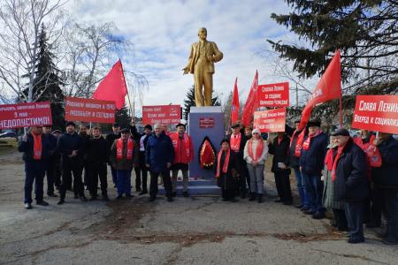 Карачаево-Черкесская Республика. КПРФ открыла в Черкесске отреставрированный памятник Ленину