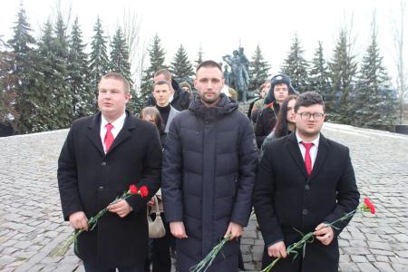 Комсомольские активисты ЛНР и ДНР встретились в Краснодоне