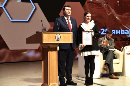 Олег Лебедев передал слова приветствия от Г.А. Зюганова участникам конгресса «Апиглобал»