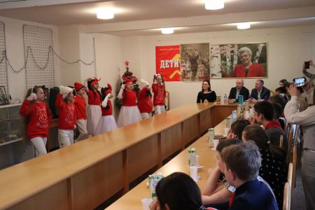 Сталинградские коммунисты провели Ленинскую новогоднюю Елку