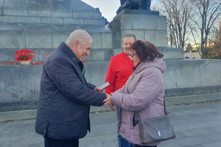 Севастопольские коммунисты, комсомольцы и общественники почтили память Владимира Ильича Ленина в Севастополе