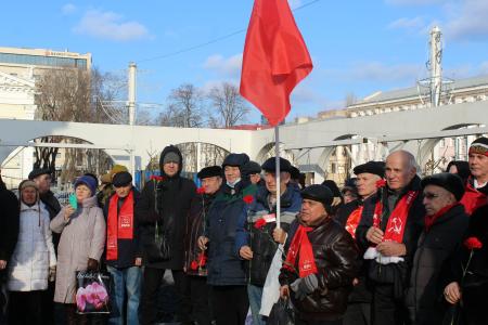 И Ленин великий нам путь озарил. Акция памяти в Воронеже