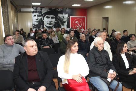 Донбасс. Прифронтовые заметки Юлии Михайловой о партийной работе в особых условиях