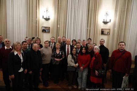 За Победу над нацизмом! По инициативе КПРФ в Москве состоялся вечер-концерт «Никем непобедимая»