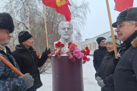 Томская область: Ленин жил, Ленин жив, Ленин будет жить!