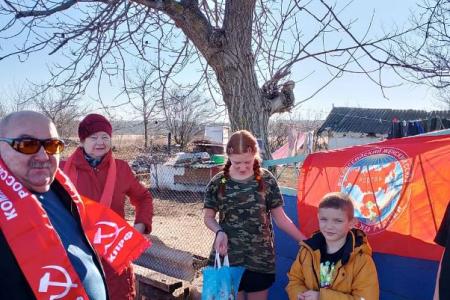 Женский союз "Надежда России" вручил подарки нуждающимся семьям на Ставрополье