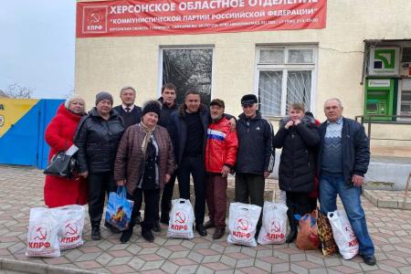 Член ЦК КПРФ, Сенатор Российской Федерации Айрат Гибатдинов был награжден орденом II степени «За заслуги перед Херсонской областью»