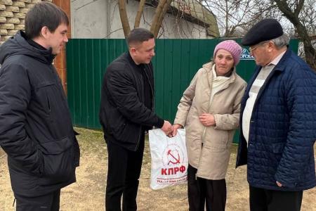 Член ЦК КПРФ, Сенатор Российской Федерации Айрат Гибатдинов был награжден орденом II степени «За заслуги перед Херсонской областью»