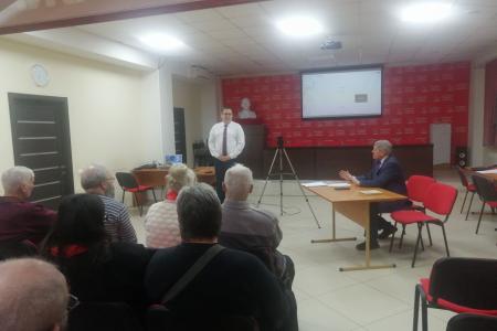 Алтайский край. Политклуб при Барнаульском горкоме КПРФ обсудил проблемы профсоюзного движения
