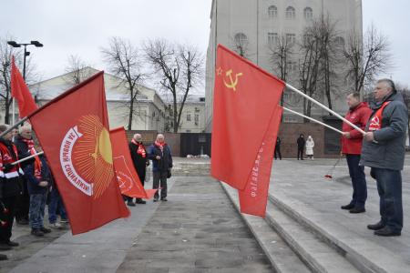 В Воронеже КПРФ провела автопробег, посвящённый 82-й годовщине освобождения города от немецко-фашистских захватчиков