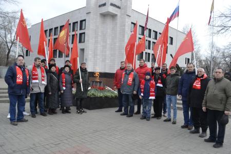 В Воронеже КПРФ провела автопробег, посвящённый 82-й годовщине освобождения города от немецко-фашистских захватчиков