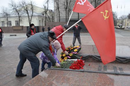В Воронеже КПРФ провела автопробег, посвящённый 82-й годовщине освобождения города от немецко-фашистских захватчиков
