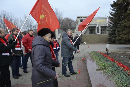 В Воронеже КПРФ провела автопробег, посвящённый 82-й годовщине освобождения города от немецко-фашистских захватчиков