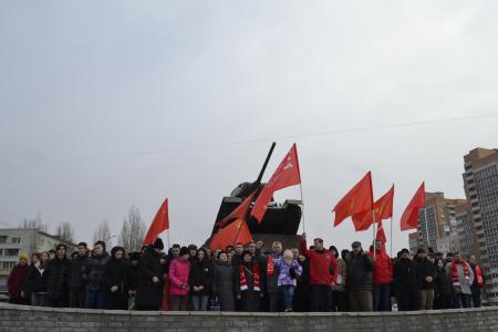 В Воронеже КПРФ провела автопробег, посвящённый 82-й годовщине освобождения города от немецко-фашистских захватчиков