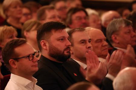 За Победу над нацизмом! По инициативе КПРФ в Москве состоялся вечер-концерт «Никем непобедимая»