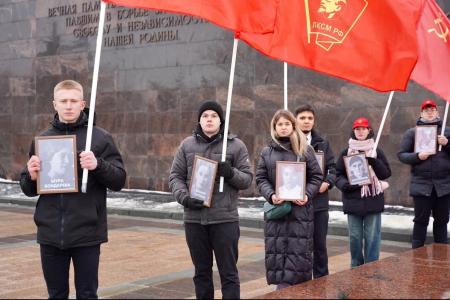 Ульяновские коммунисты почтили память участников легендарной "Молодой Гвардии"