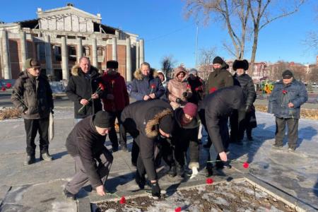 Саратов. Бессмертное имя Ленина всегда будет жить в сердцах нашего народа и всего прогрессивного человечества!
