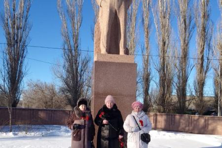 Саратов. Бессмертное имя Ленина всегда будет жить в сердцах нашего народа и всего прогрессивного человечества!