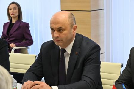 Состоялась встреча Председателя ЦК КПРФ Г.А. Зюганова с Чрезвычайным и Полномочным Послом Республики Беларусь в Российской Федерации А.Н. Рогожником