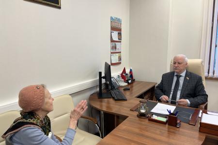 Всё для защиты прав народа! Руководитель фракции КПРФ в Московской городской Думе Н.Г. Зубрилин провел приём москвичей и жителей Подмосковья