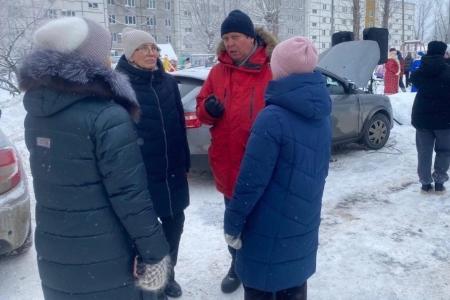 Самарская область. Михаил Матвеев подарил детям Отрадного новогодний праздник