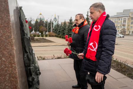 Курская область. Ленин и теперь живее всех живых!