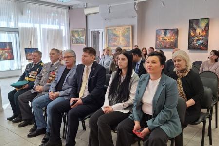 Московская область. В городе Лобне при участии КПРФ прошла патриотическая выставка «Донбасс, мы с тобой!»
