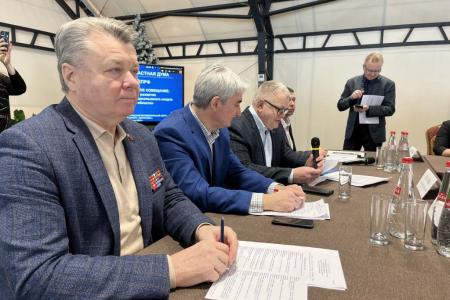 Депутат-коммунист Александр Наумов: «Наша задача - создать доступные условия для жителей Московской области для систематических занятий зимними видами спорта»