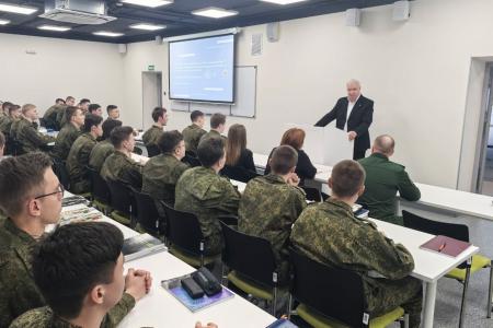 Виктор Иванович Соболев посетил Военный учебный центр ТюмГУ