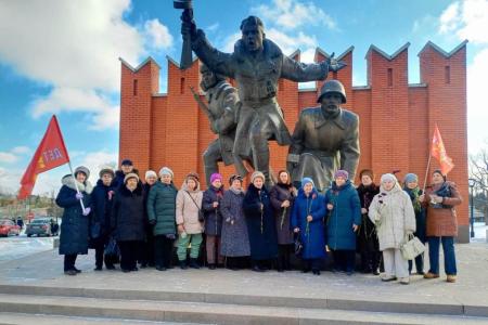 Подмосковные коммунисты: Мы не делим задачи на большие и малые, мы их решаем!