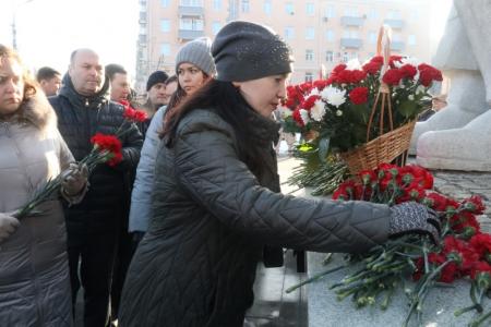 Рязанские коммунисты почтили память героев Великой Отечественной и провели красный автопробег