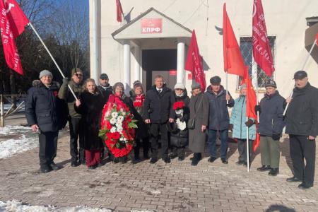 Подмосковные коммунисты: "Армия страны, Армия народа – священный подвиг твой история хранит!"