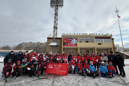 При поддержке Нижегородского регионального отделения КПРФ на стадионе «Старт» прошёл турнир по хоккею с мячом «Плетеный мяч»