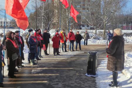 Под Красным знаменем Победы – в Великом Новгороде отметили 107-ю годовщину создания Советской Армии и Военно-морского флота