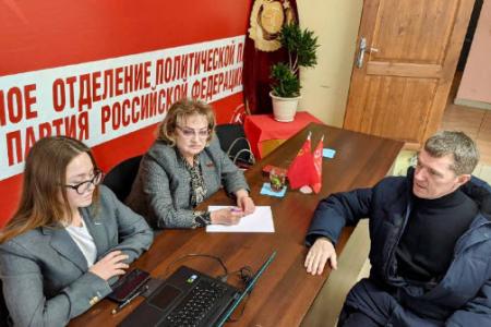 Ольга Алимова провела приём граждан, который перешёл в дискуссию