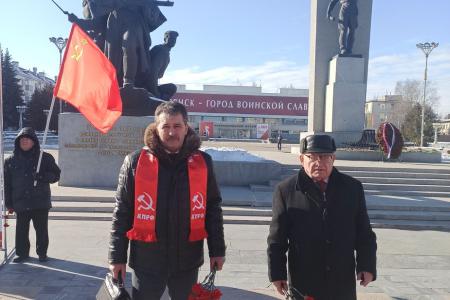 Коммунисты Брянщины отметили 107-ю годовщину создания Красной Армии и Военно-Морского флота