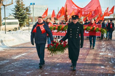 Нижегородское региональное отделение КПРФ отметило 107-ю годовщину рождения Красной (Советской) армии и Военно-морского флота