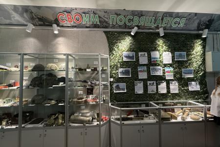 Коммунисты Нижнего Новгорода почтили память героев на выставке «СВОим посвящается»