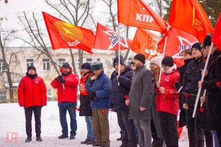 В Пензе прошёл автопробег в честь дня создания Красной Армии