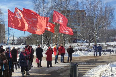 Под Красным знаменем Победы – в Великом Новгороде отметили 107-ю годовщину создания Советской Армии и Военно-морского флота